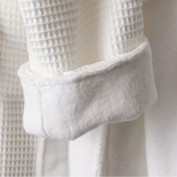 Pottery Barn Waffle Weave Resort Robe (D Monogram) - Picture 4 of 4